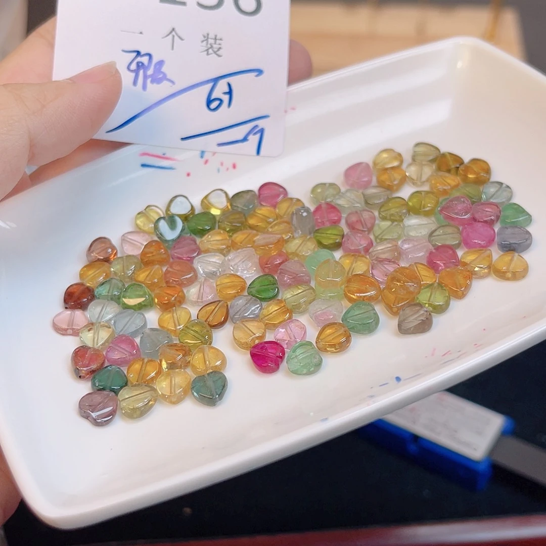 水晶珠宝半成品未镶嵌136 。