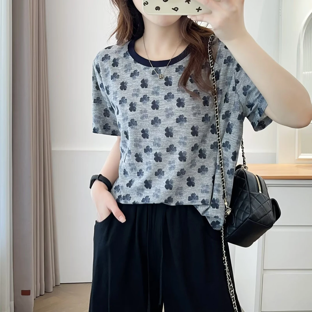 印花满印四叶草   显瘦遮肉 正肩 显瘦宽松  百搭夏季减龄T恤