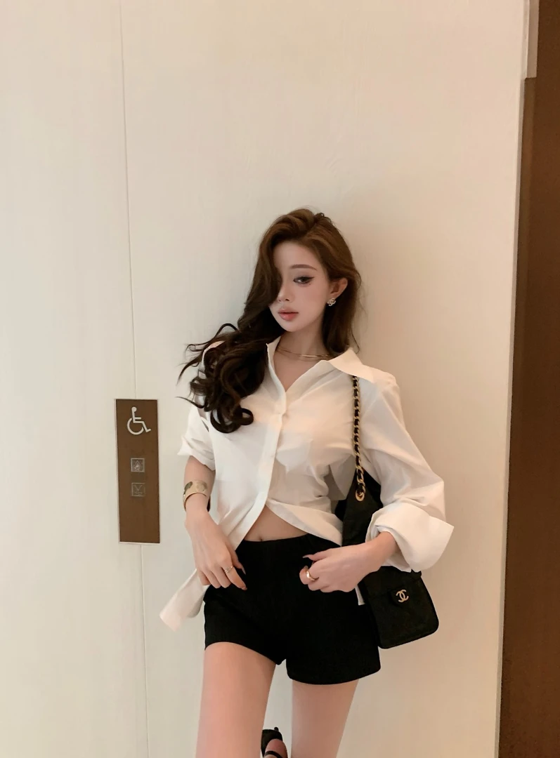 碗碗专属【初秋罗曼史】拿捏韩漫身材后背镂空衬衫