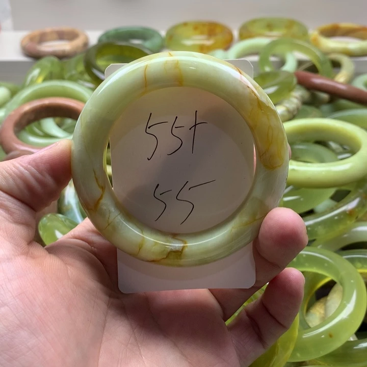 蛇纹石玉手镯未镶嵌X***x