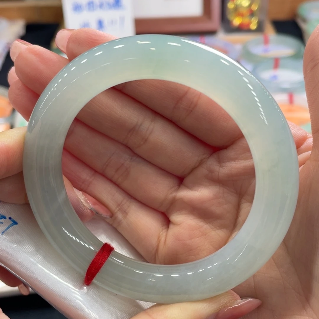 翡翠手镯未镶嵌57圆