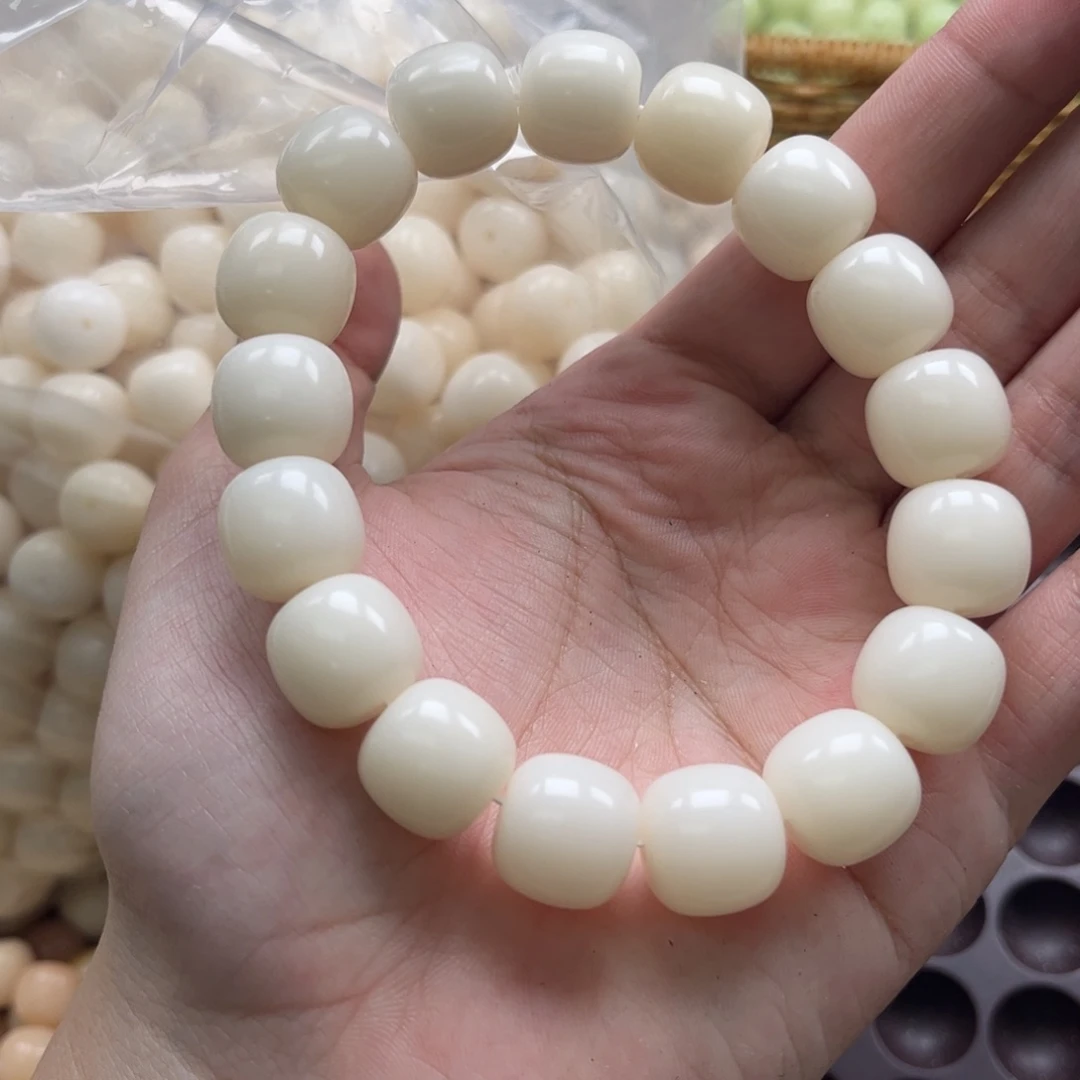 【闪购商品】白玉菩提吊坠c/14 30+30大白兔干磨