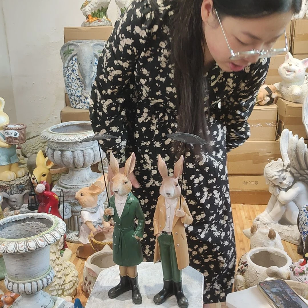 合成树脂树脂伞兔一对