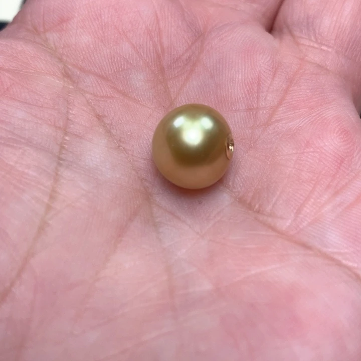 颈饰18K金镶嵌海水珍珠