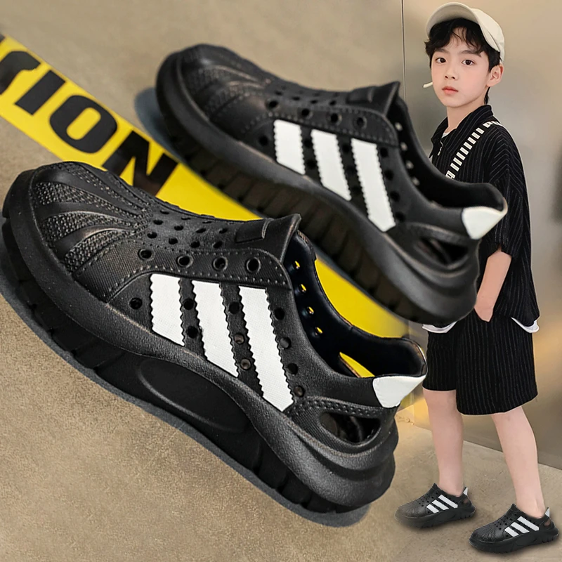 阿童木男童洞洞鞋儿童拖鞋子夏款2025防水防滑包头沙滩凉鞋中大童