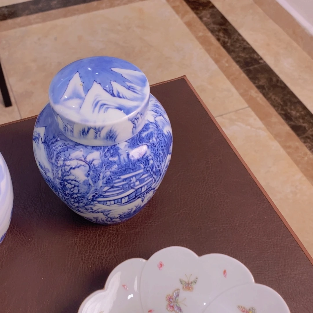 罗***：青花雪景双盖罐子