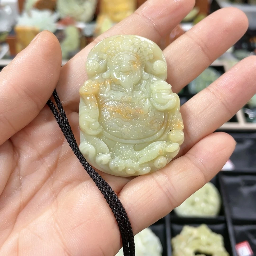 蛇纹石玉颈饰合金