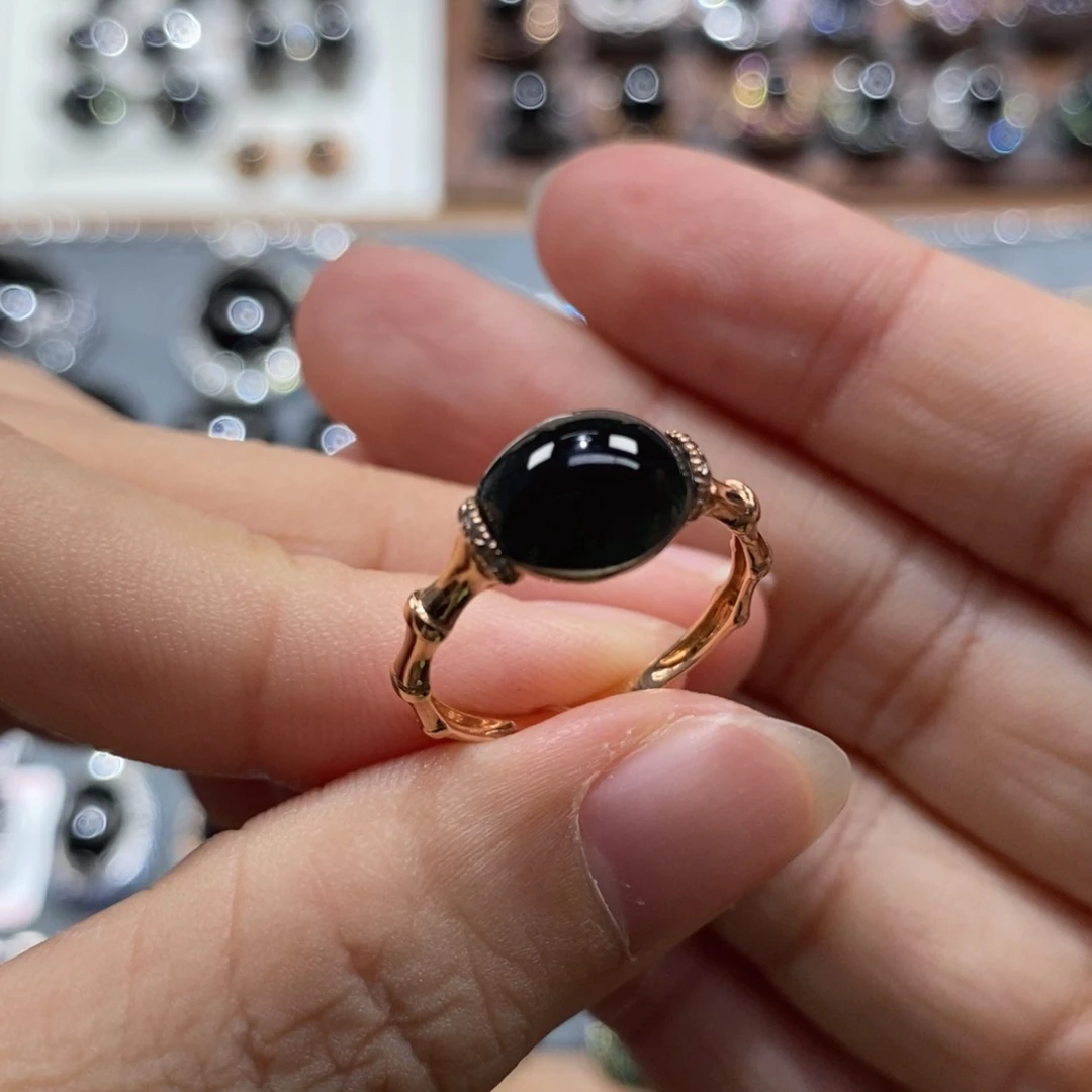 翡翠18K金镶嵌戒指