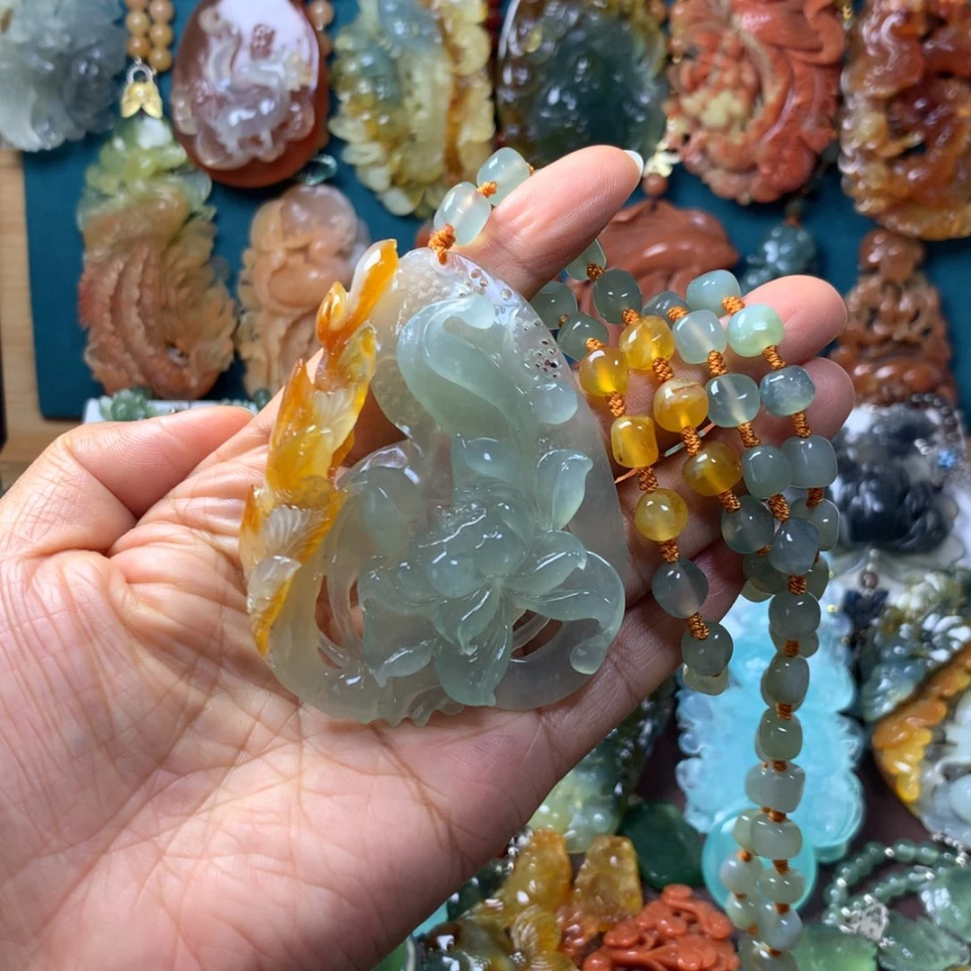 蛇纹石玉未镶嵌挂坠