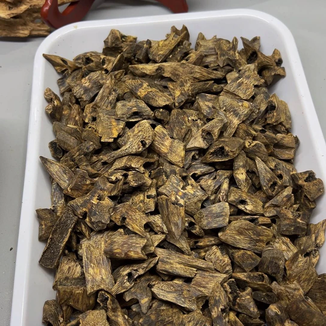 沉香沉香碎屑乌身圆叶原材料100克