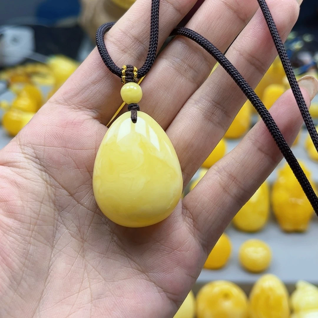 蜜蜡未镶嵌珠宝奇石