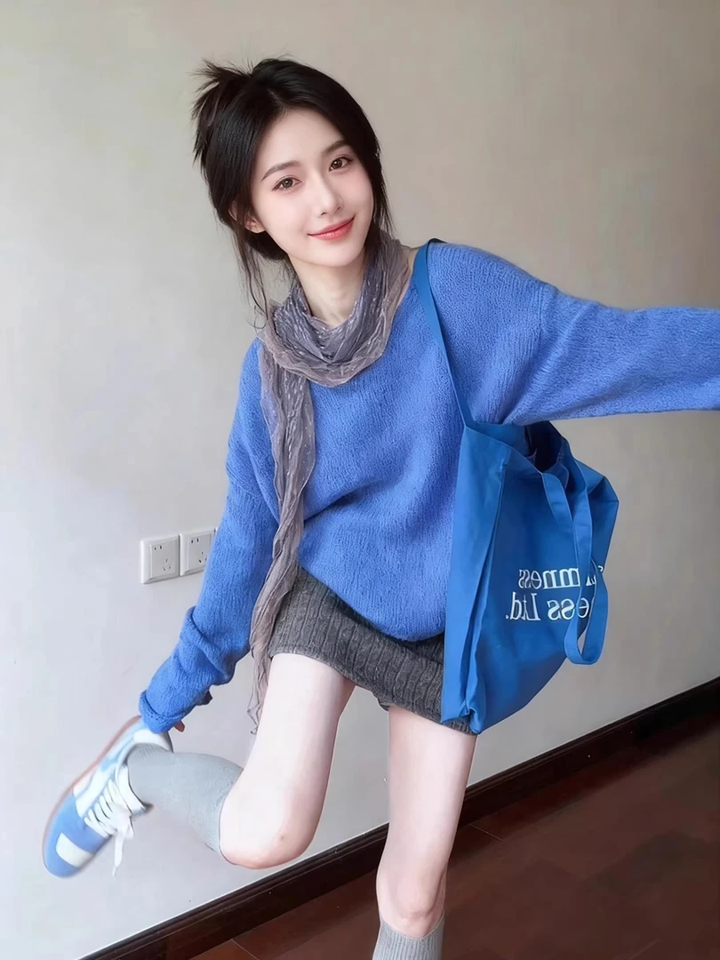 克莱因蓝长袖套头毛衣女装秋季韩系宽松上衣高腰针织半身裙两件套