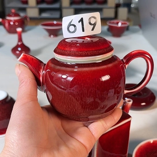 景德镇陶瓷红马坊壶