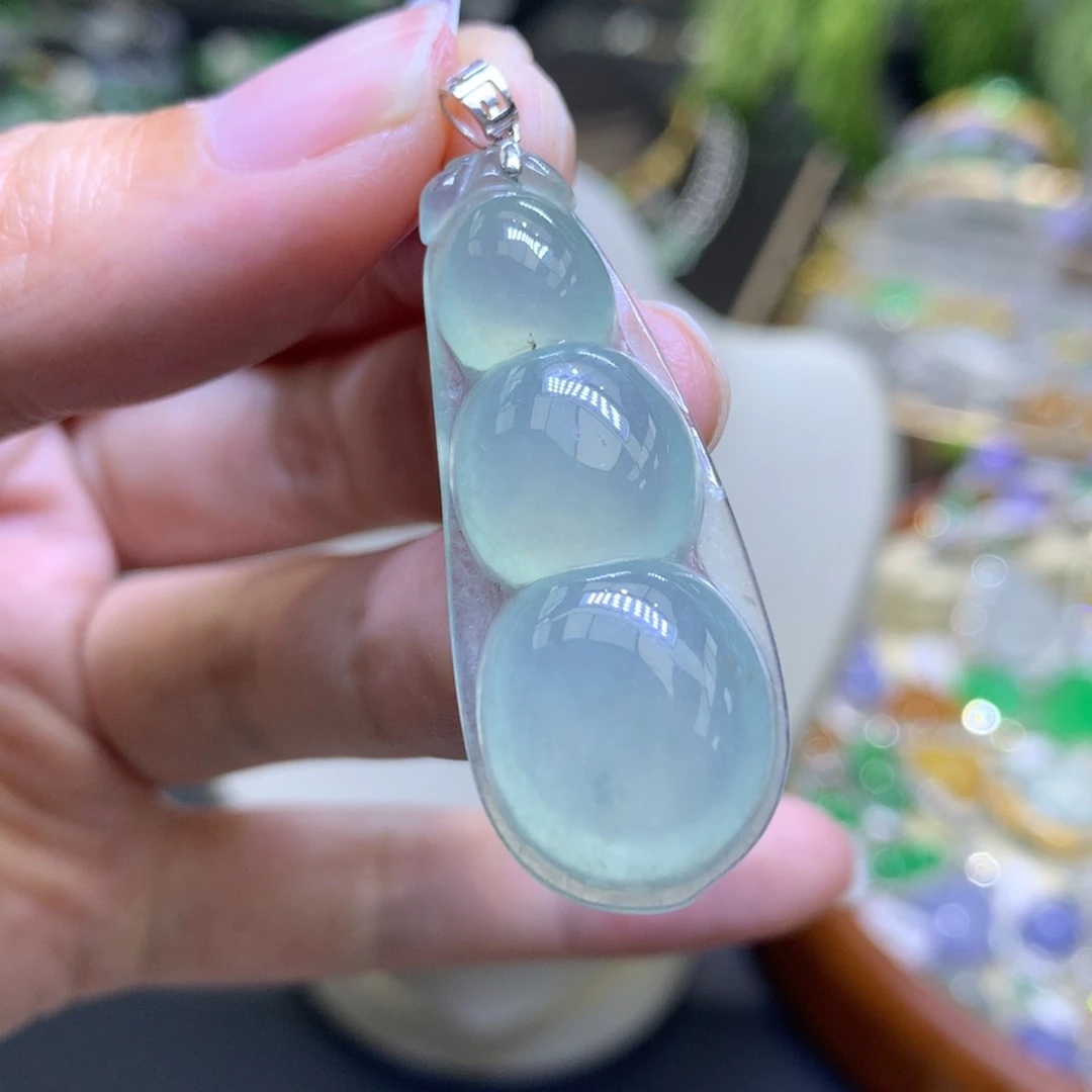 颈饰18K金镶嵌翡翠