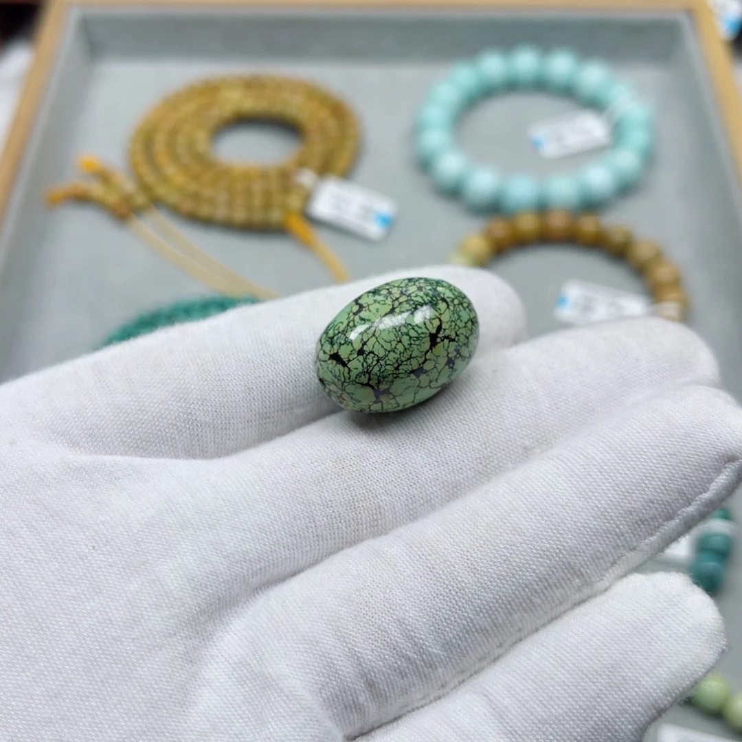 绿松石未镶嵌挂件
