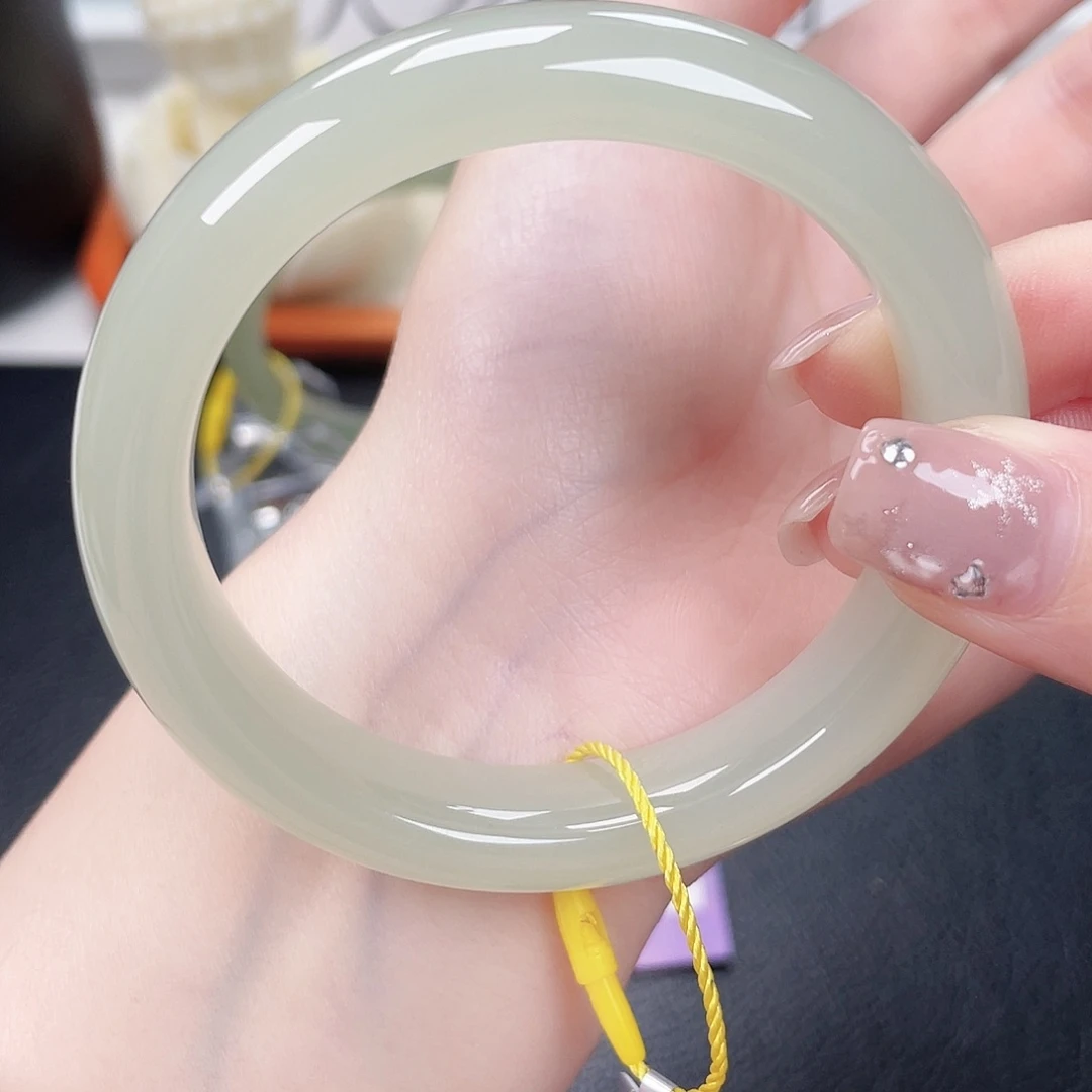 和田玉未镶嵌手镯5556