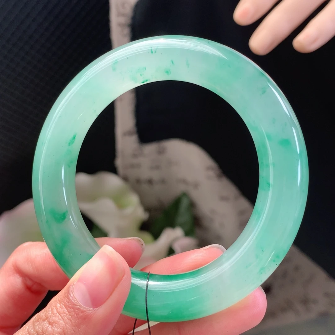 石英质玉未镶嵌手镯