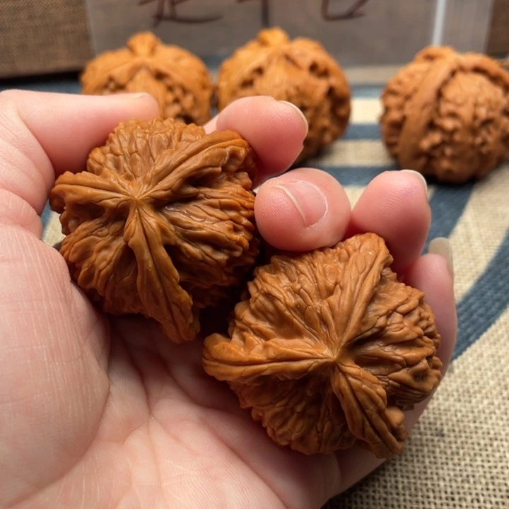 肆***拾核桃白狮子40核桃