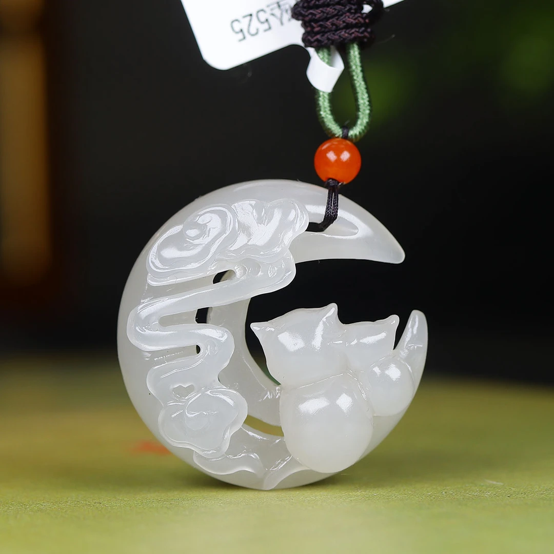 101020和田玉烟紫望月挂件