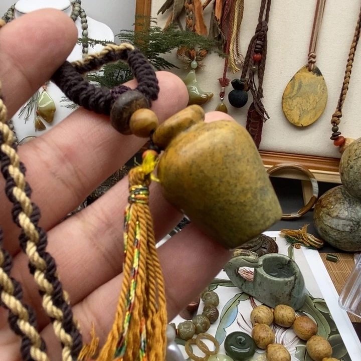 岫岩河磨玉（透闪石质玉）挂件未镶嵌