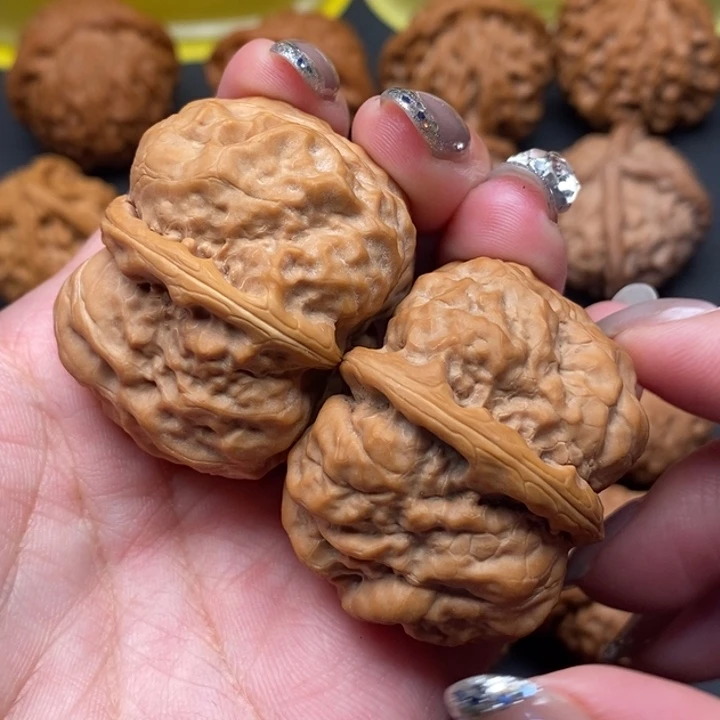 文玩核桃吊坠蛤蟆头