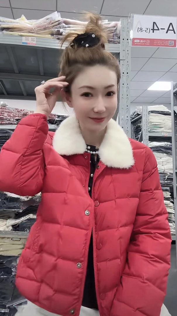 DEDM•STUDIO/冬季气质保暖拼貂毛领90白鹅绒羽绒服2506YRF/16976