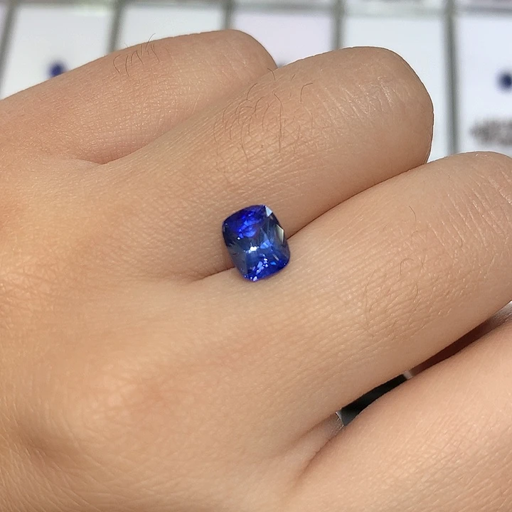 蓝宝石裸石未镶嵌1.73ct无烧