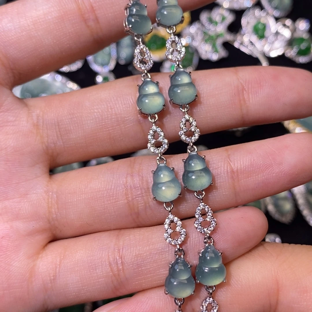 厌***鞋翡翠未镶嵌颈饰天然