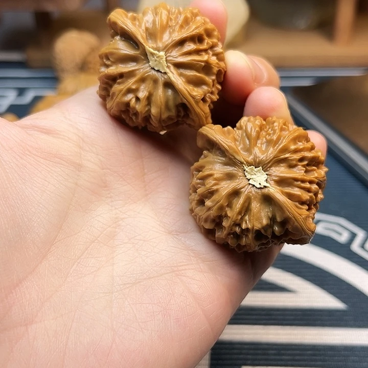 S***H吊坠文玩核桃宫灯