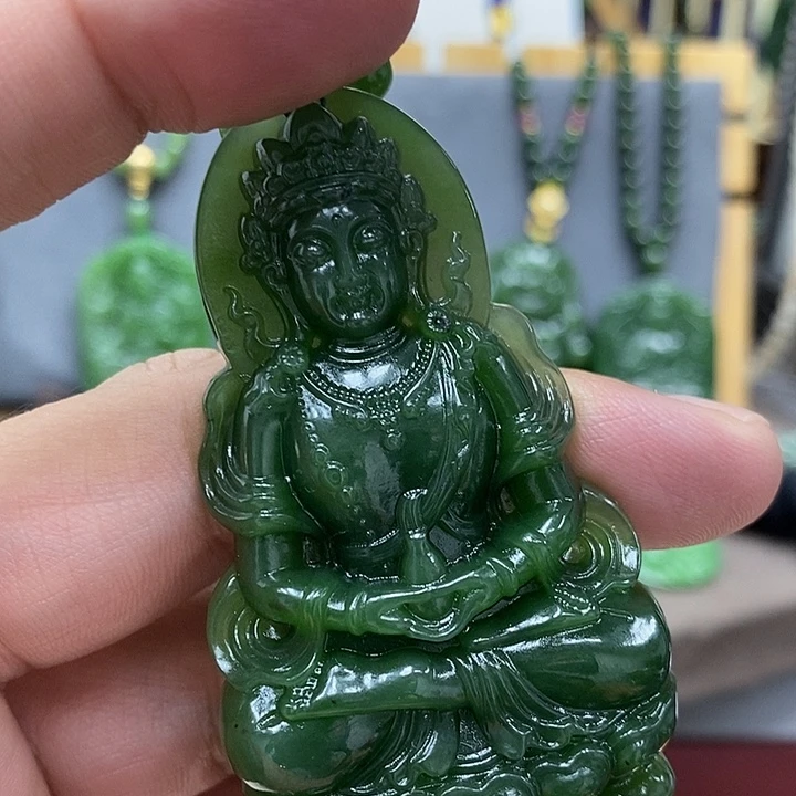 W***R和田玉（碧玉）未镶嵌颈饰