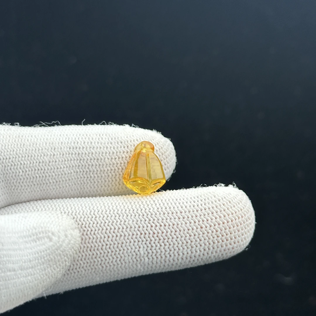 J3677天然矿源蜜蜡 莲蓬 微瑕特价9.7*13mm支持复检假一罚十