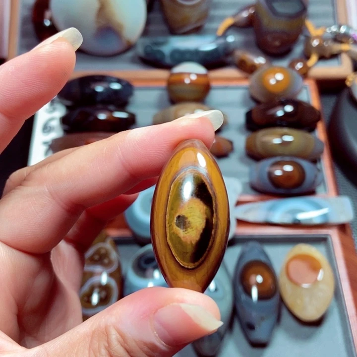 这***好未镶嵌玛瑙/玉髓珠宝奇石