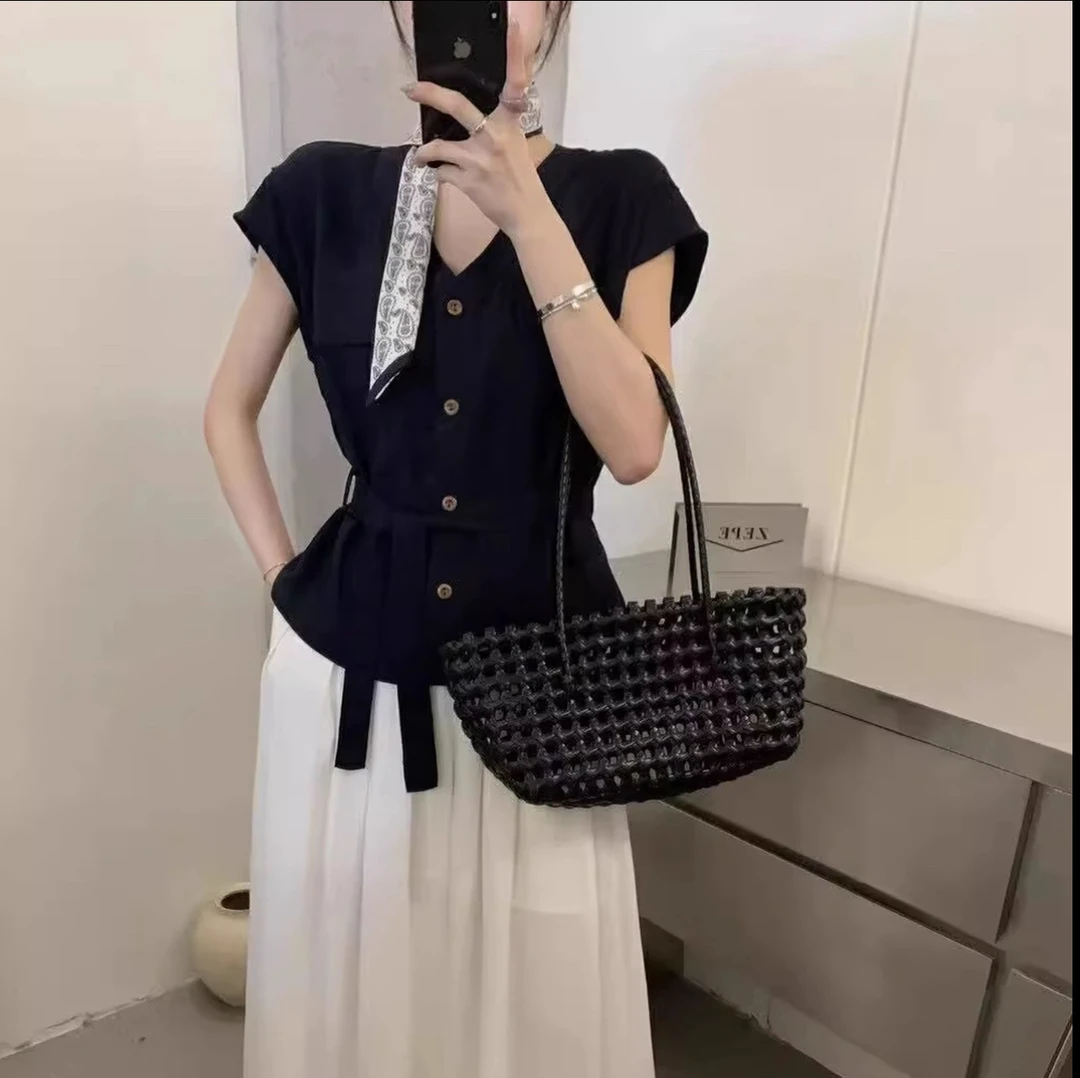 韩系V领短袖小衫女夏收腰显瘦小众短款百搭衬衫别致上衣（送丝带）