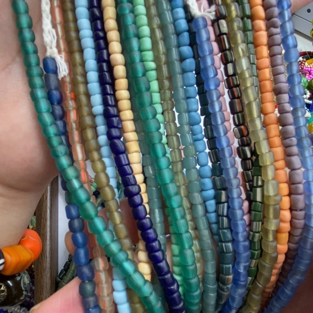 颈饰琉璃楼兰一条