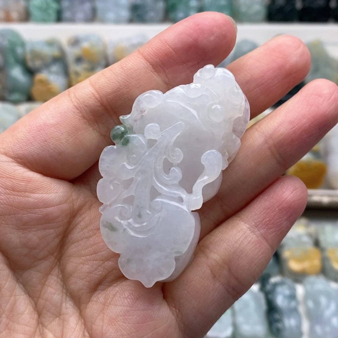 翡翠吊坠(赠链)未镶嵌