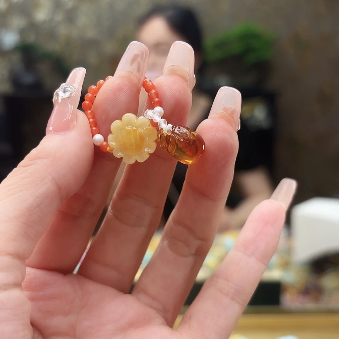 未镶嵌颈饰琥珀琥珀