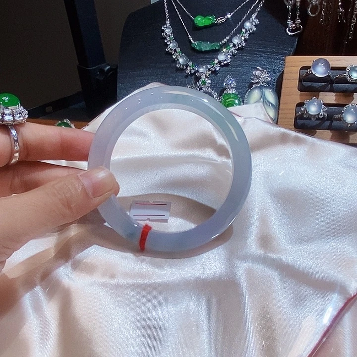 18K金镶嵌手镯翡翠缅甸A货翡翠手镯