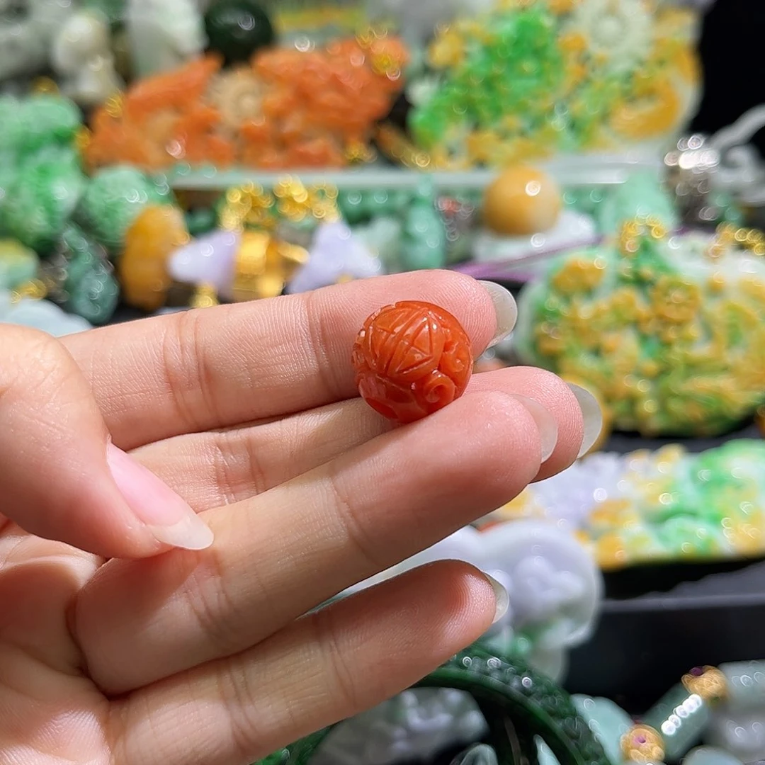 翡翠未镶嵌颈饰待编织