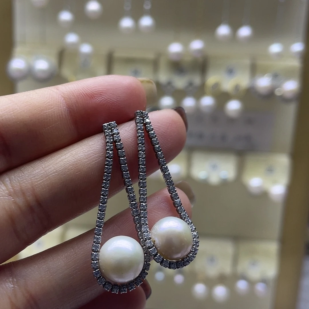 淡水珍珠银S925镶嵌耳饰