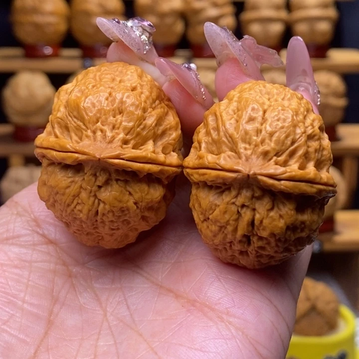 文玩核桃把件二龙戏珠26号41尺