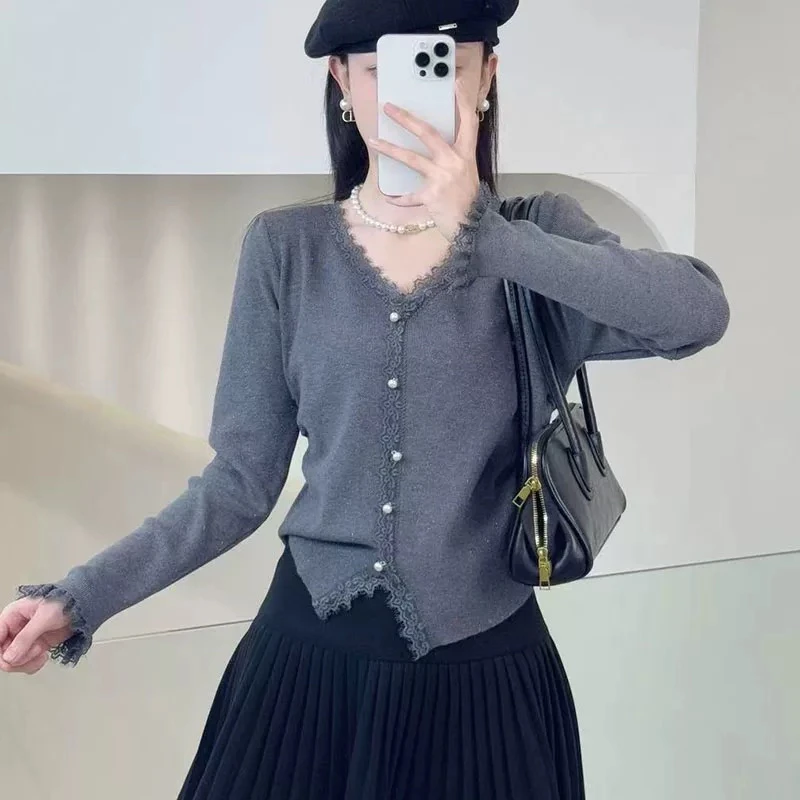 法式温柔风甜美V领蕾丝边针织衫收腰显瘦内搭长袖T恤薄毛衣春打底