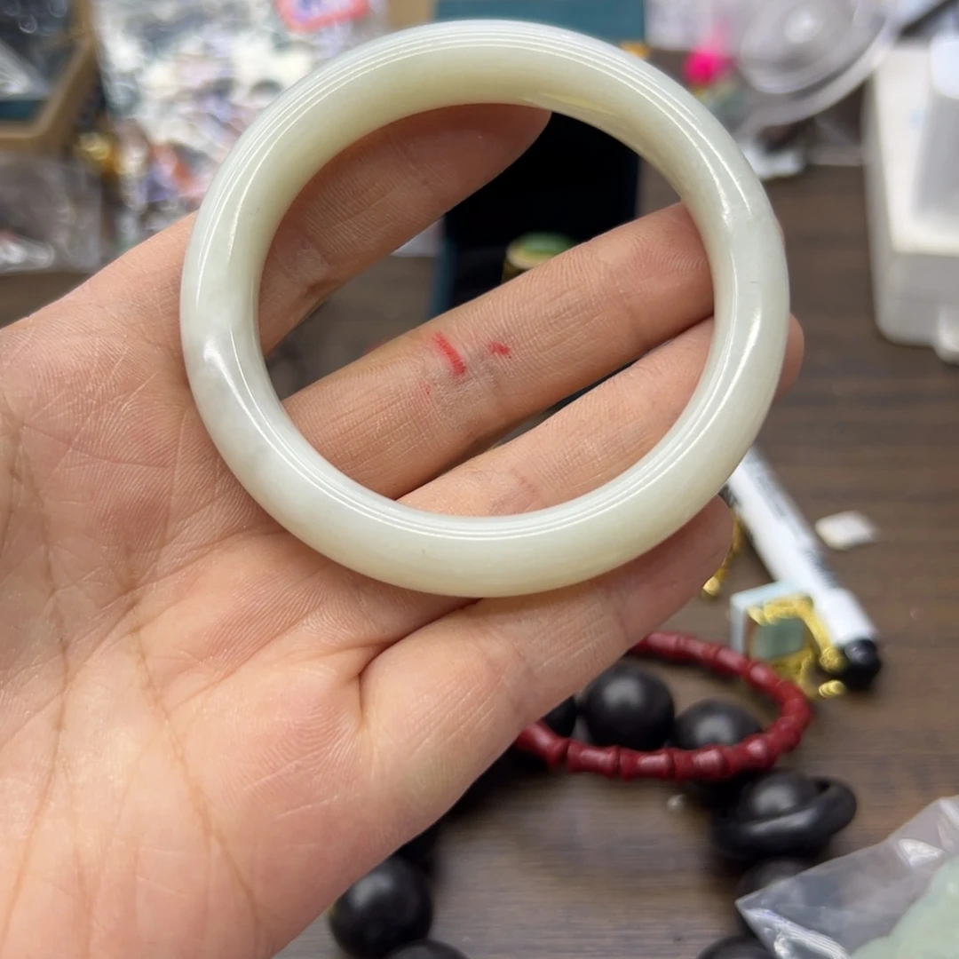 和田玉未镶嵌手镯55.9圈围445