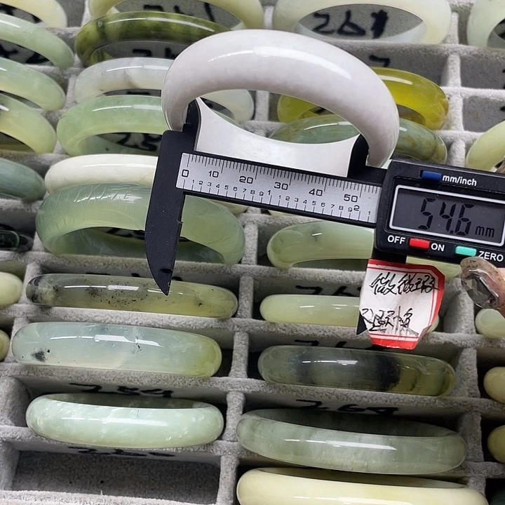 蛇纹石玉未镶嵌手镯272