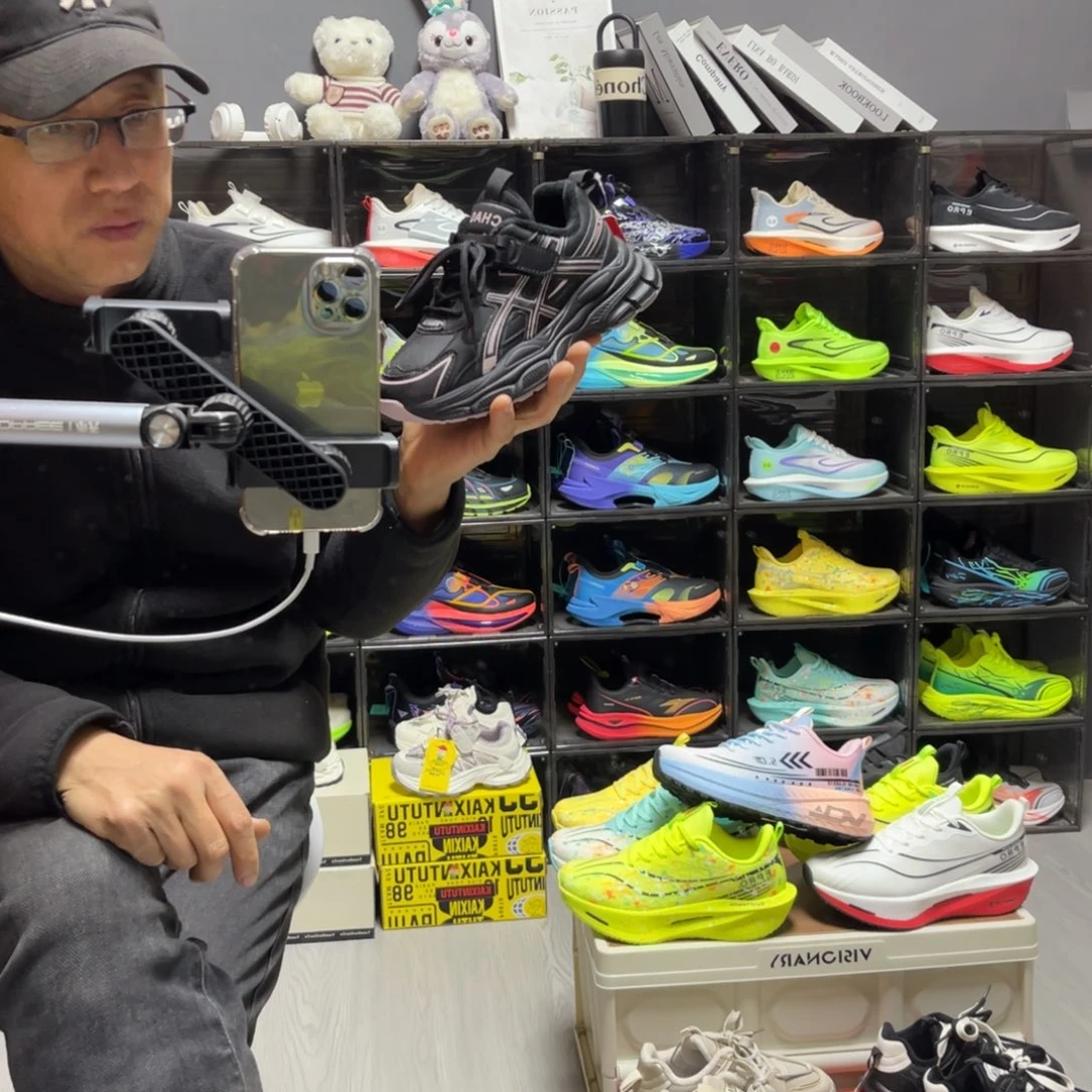 水牛皮（革）红鸟王子女童运动鞋