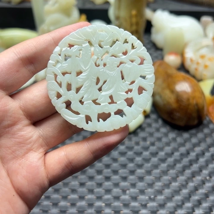 未镶嵌和田玉（糖玉）摆件