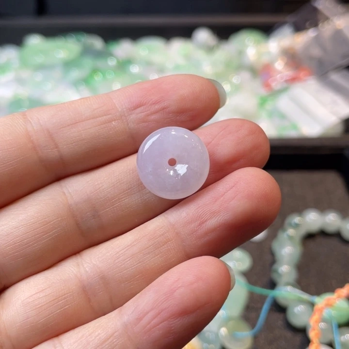 翡翠未镶嵌吊坠(不含链)钱**?平安扣