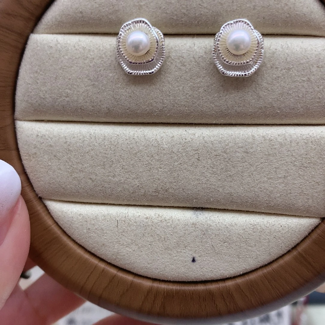 耳饰未镶嵌淡水珍珠
