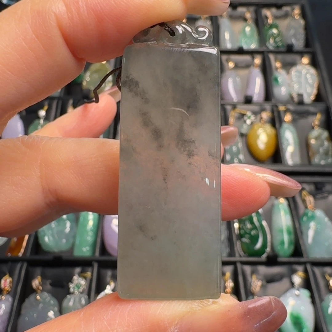 翡翠未镶嵌颈饰无事牌