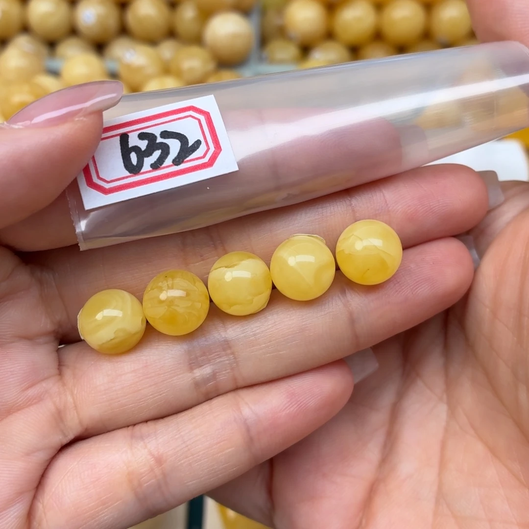 嘴****裸石蜜蜡未镶嵌10+