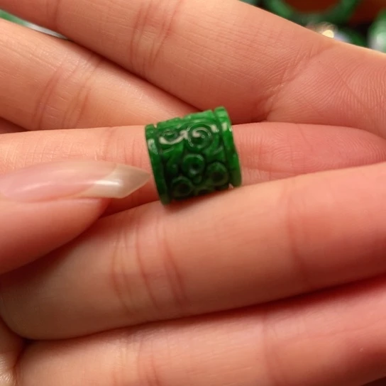 颈饰未镶嵌翡翠吊坠